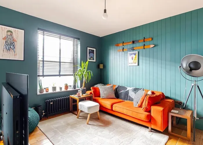 Two Bedroom Flat In Stoke Newington