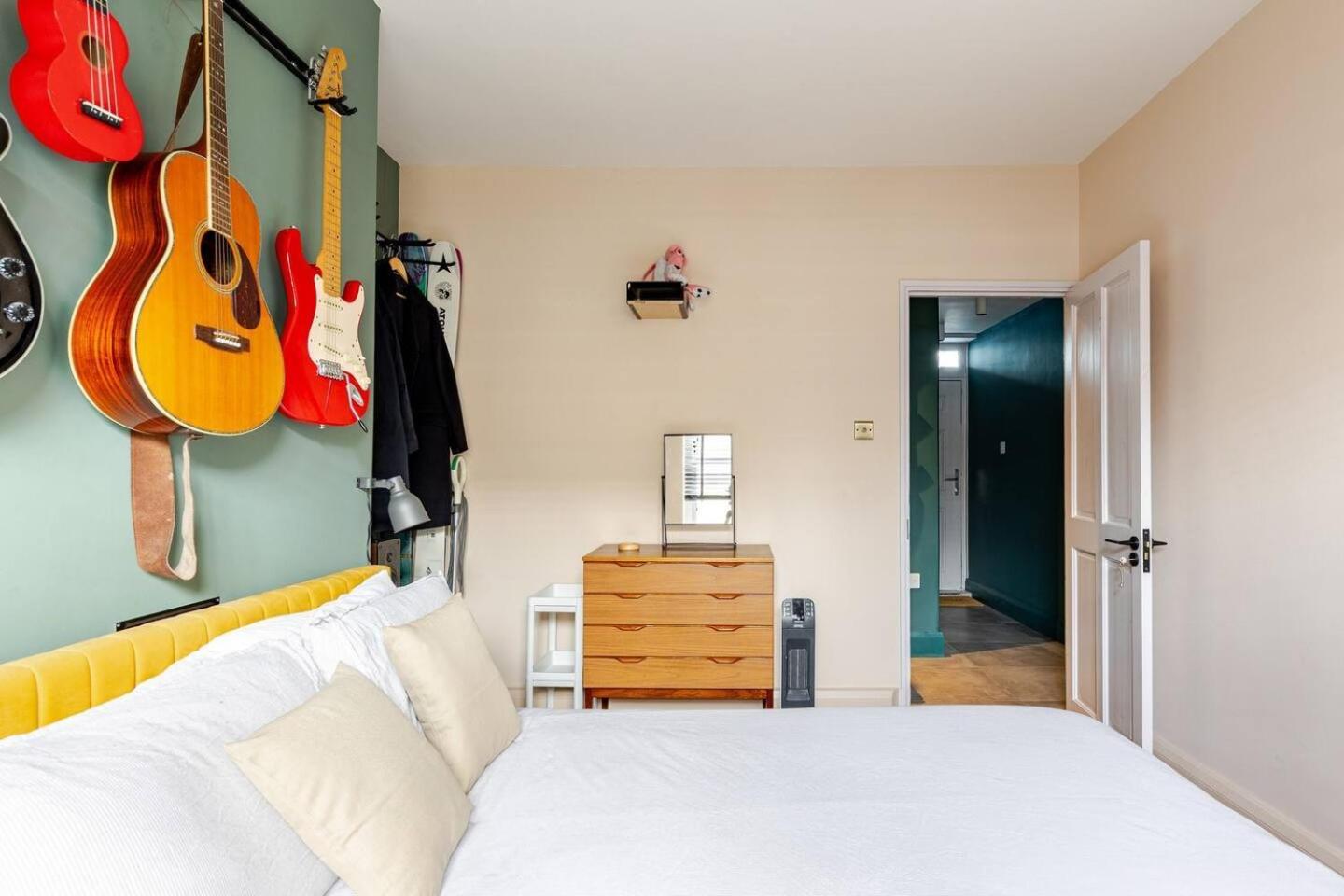 Two Bedroom Flat In Stoke Newington Appartamento *